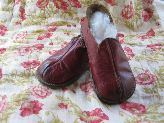 Vintage 1940's "A Christmas Story" Red Leather and Elastic Slippers - TheButlersCottage