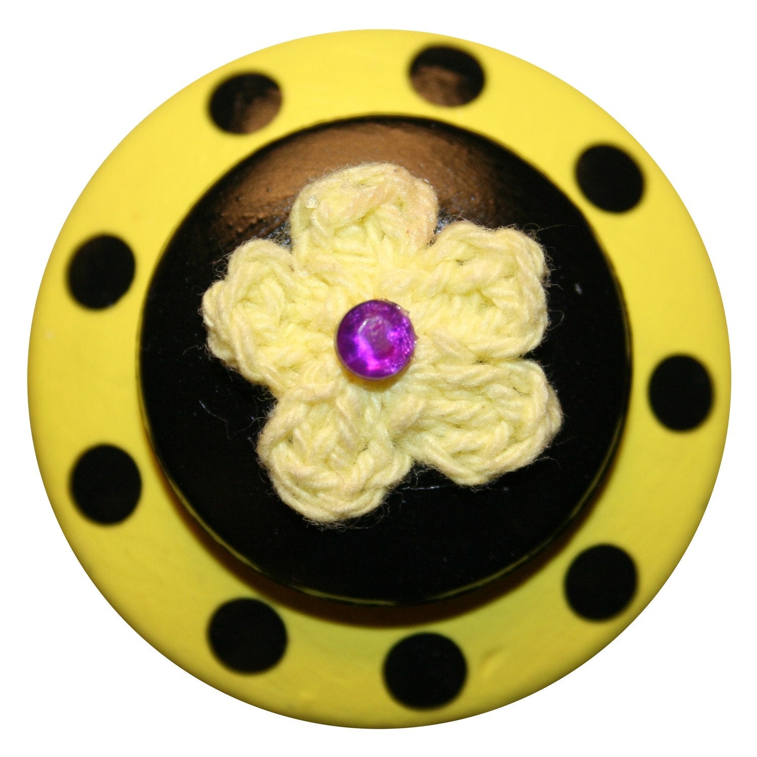 A Buzzing Yellow and Black Wine or Bottle Stopper