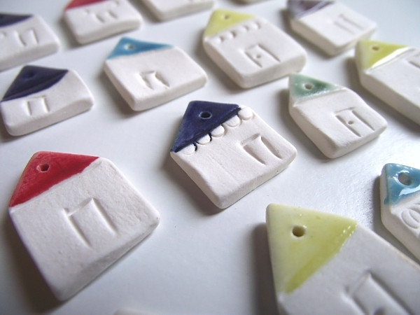 Porcelain houses set of 16 pendant