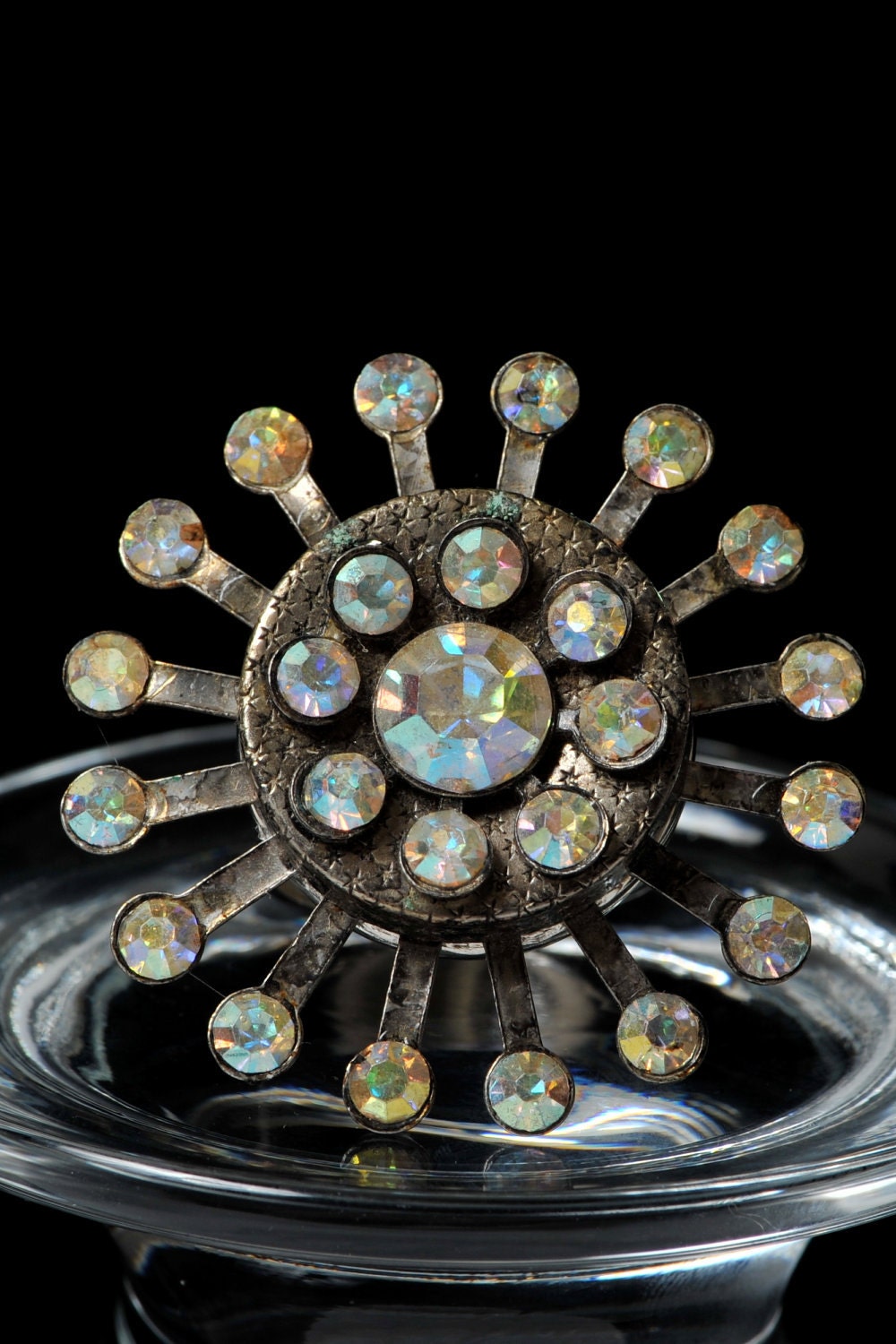 Cocktail ring. Rhinestones. Upcycled vintage. Adjustable.