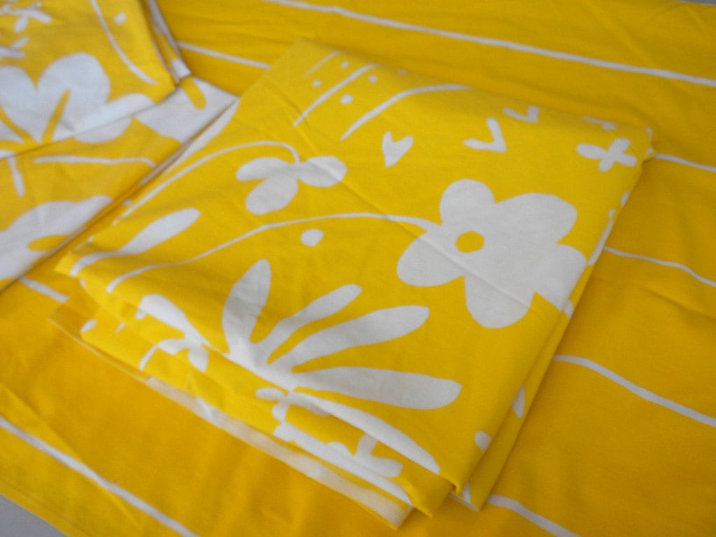 yellow bed sheets