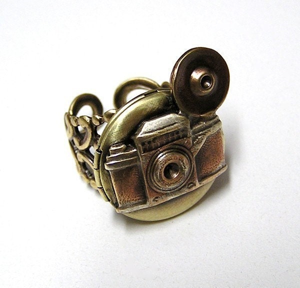 Steampunk, Retro CAMERA Locket Ring
