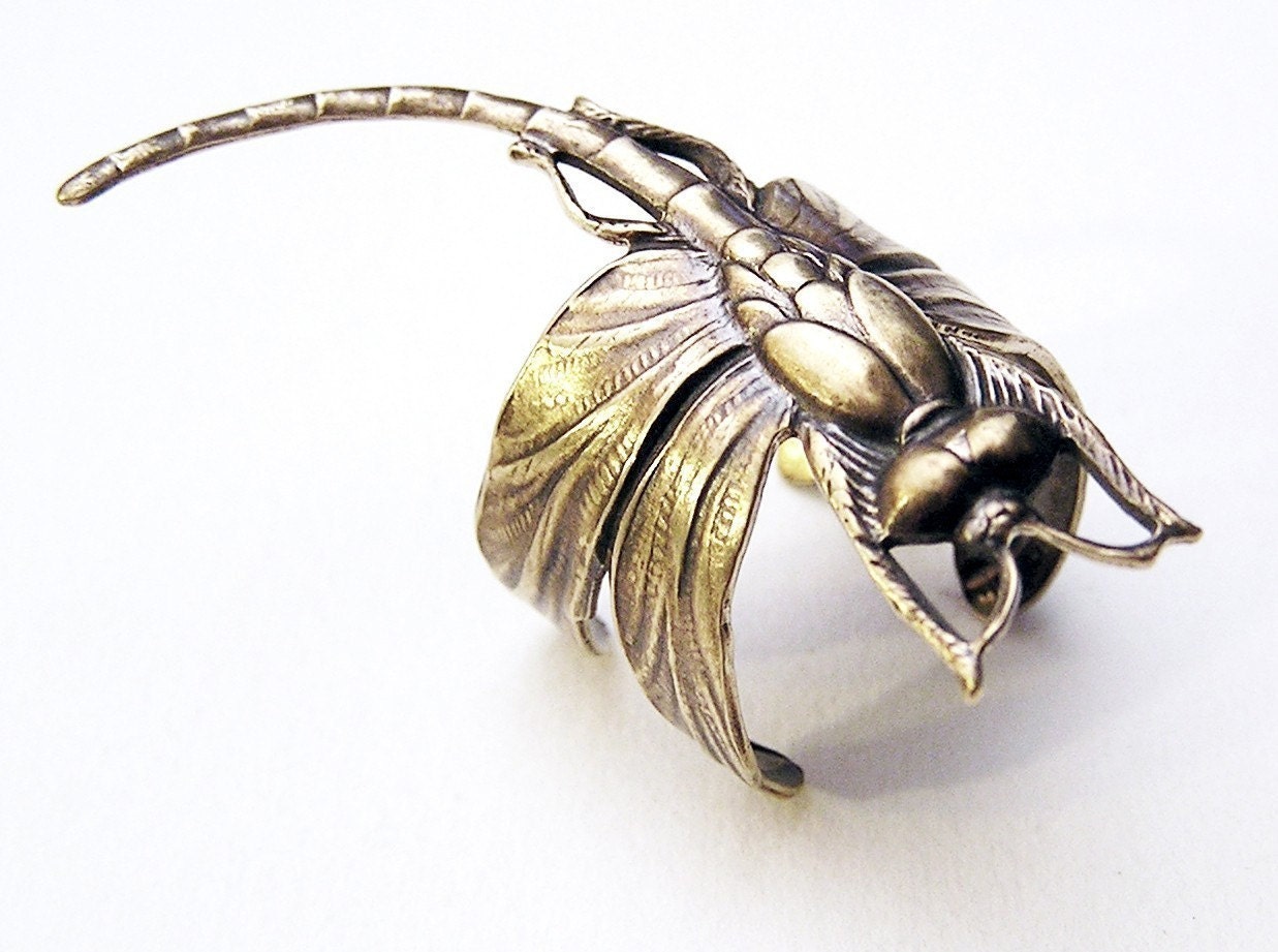 Dragonfly Ring, ADORABLE wing wraps around finger
