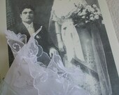 Brides Bridal Wedding Hankie Vintage Victorian White Fine Irish Linen Wide Lace Edging