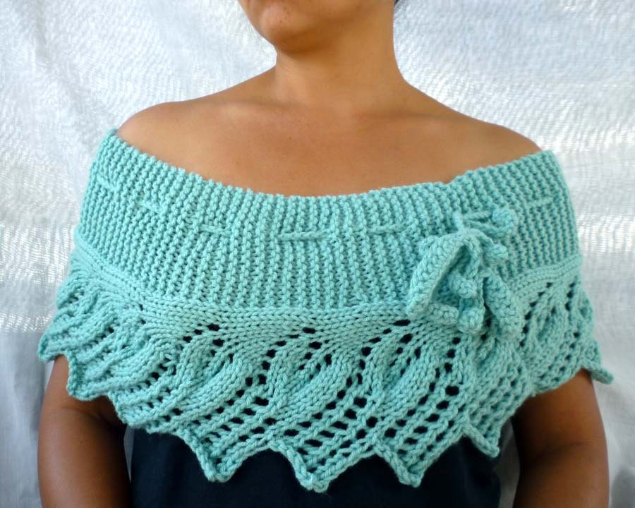 Leaf blade scarf/circle scarf/cowl/scarflette/shawl/neck warmer/hand knitted/aqua marine