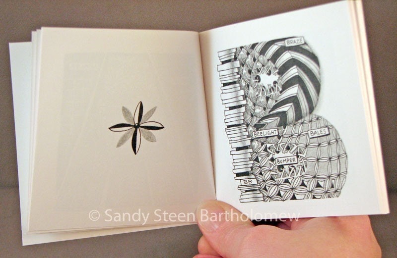 AlphaTangle - A Zentangle Alphabet Book