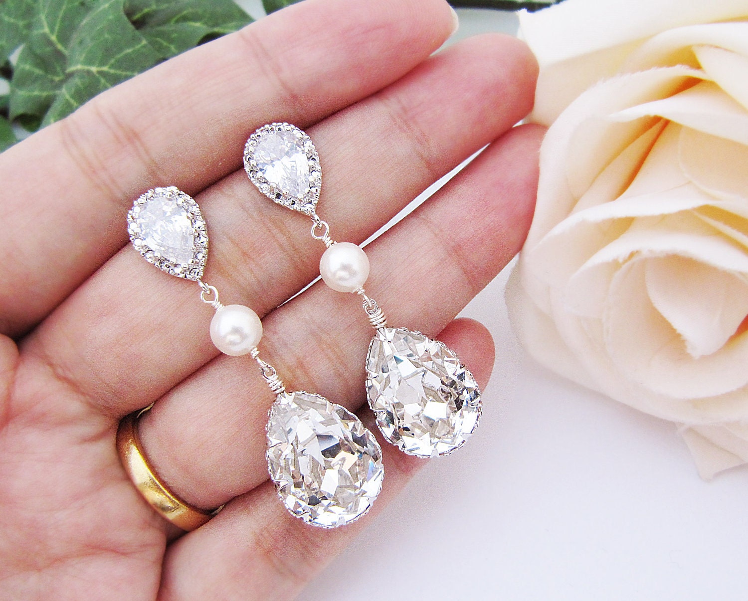 Wedding Bridal Dangle Earrings Bridesmaid Earrings Cubic zirconia earrings with Clear White Swarovski Crystal and Pearls Tear drop Earrings