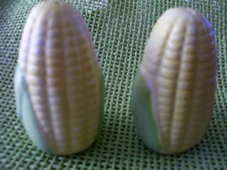 Salt and Pepper shakers Corn on the cob set