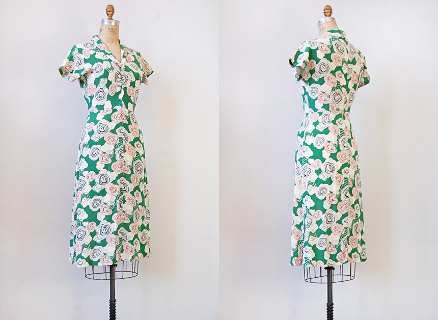 vintage 1940s dress / vintage 40s dress / vintage 1940s green floral dress