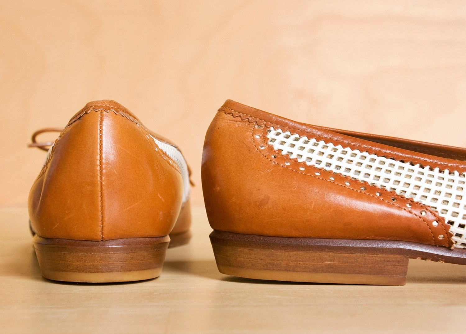 Size 8.5 oxfords. Vintage Van Eli perforated leather shoes. Wingtip toes. Made in Italy.