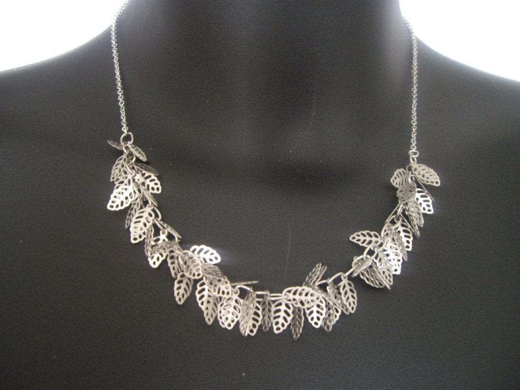 Leaves necklace in white gold (N153)