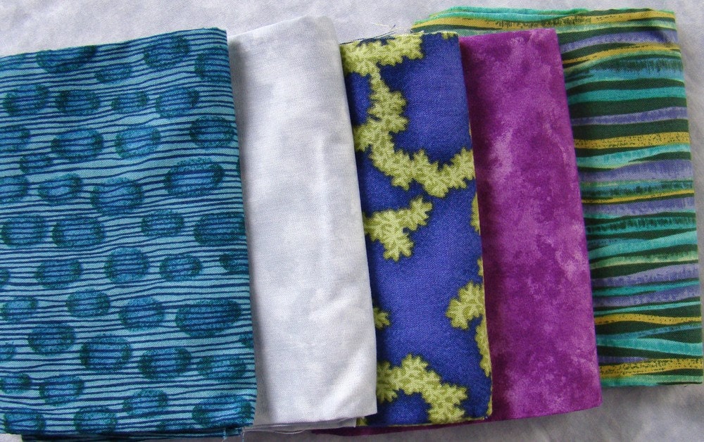 DESTASH - Cotton Quilting Prints, package of five Fat Quarters