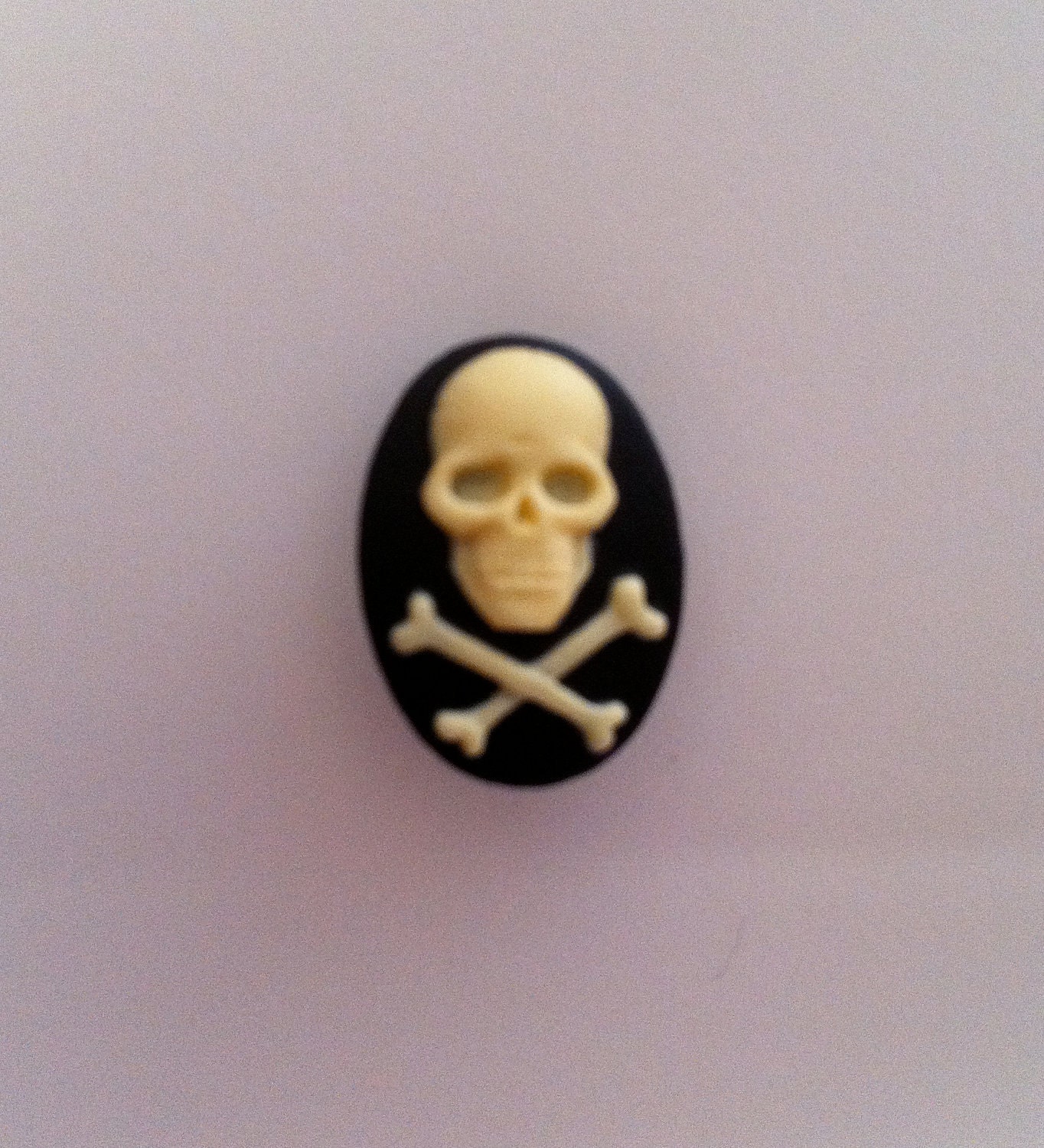 Skull and Crossbone Cameos 18x13, set of 6 Ivory