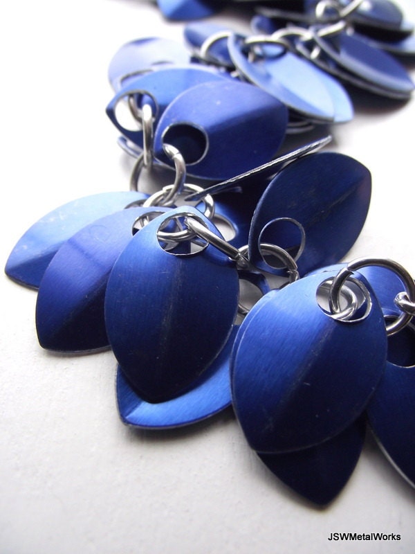 Cobalt Blue Small Scale Shag Bracelet, Aluminum Bracelet, Scalemail, Chainmail - JSWMetalWorks