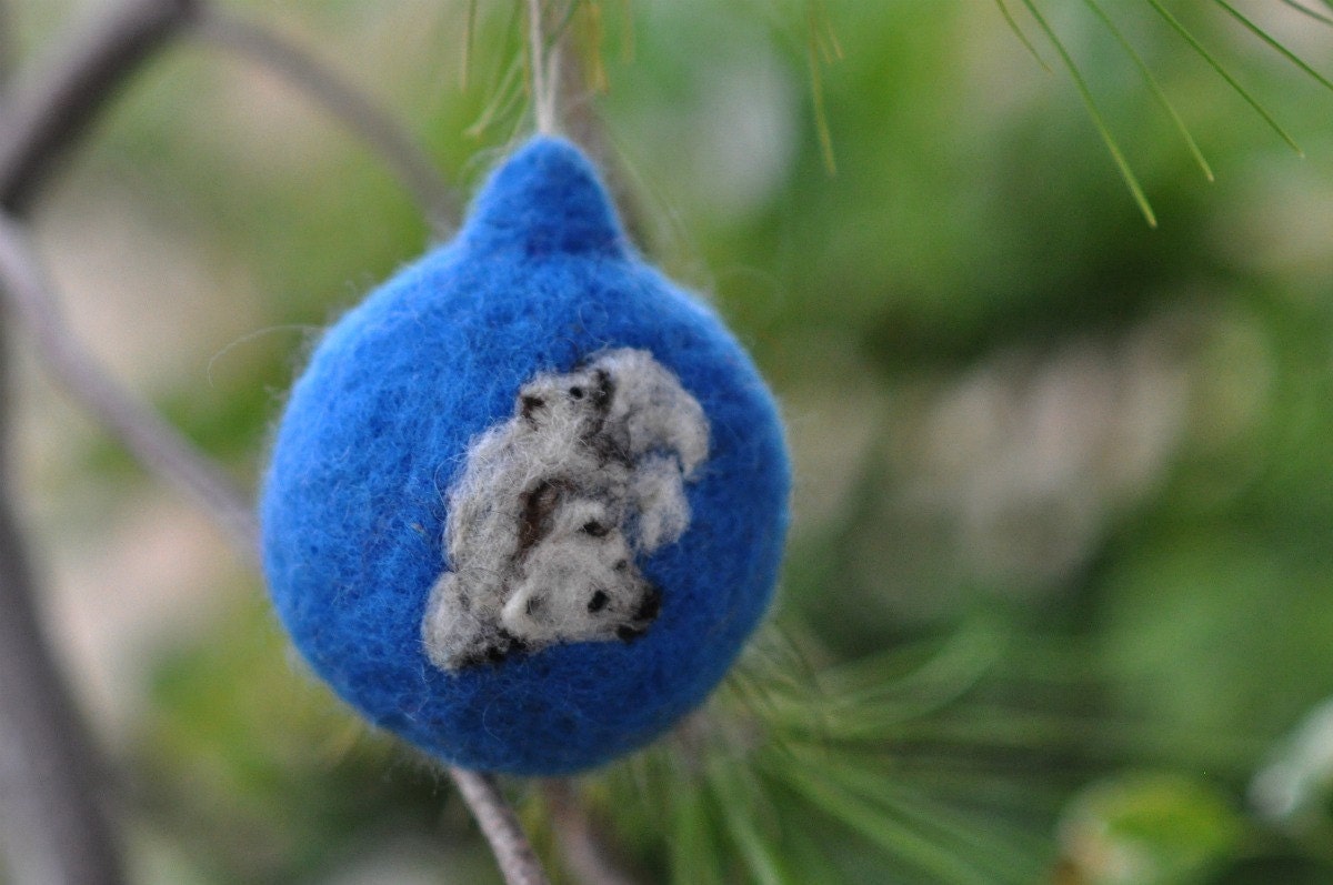Needle felted Waldorf Christmas ornament-Polar bears-Vintage style--needle felt by Daria Lvovsky