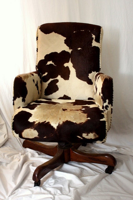 Hank Snow COWHIDE Swivel Chair - Brown White Cow Hide - Collectible Provenance