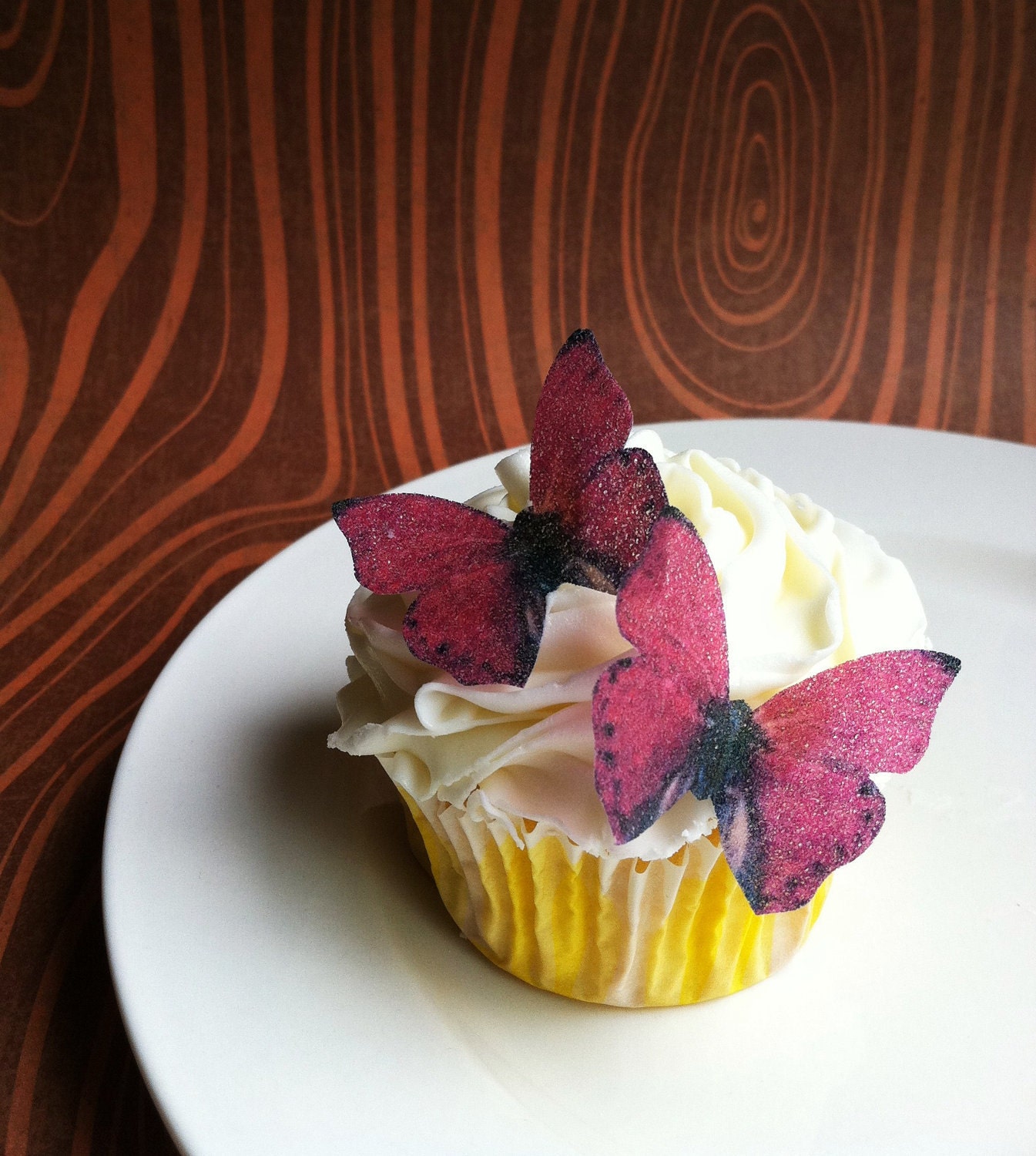 EDIBLE Butterflies The Original -Small Red - Cake & Cupcake toppers - PRECUT and Ready to Use