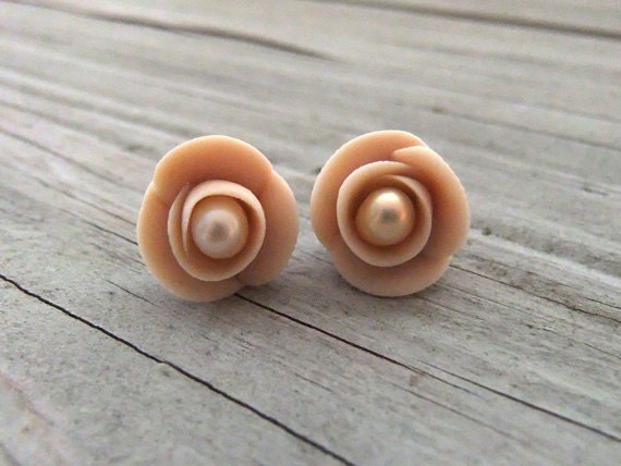 Pearl Rosebud Earrings Ivory