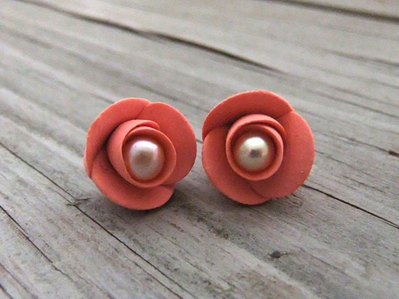 Pearl Rosebud Earrings Peach