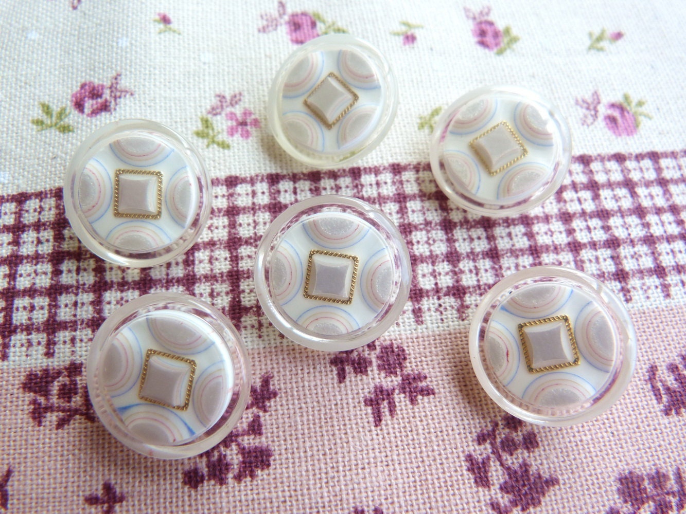 Retro White With Square And Curves Buttons (Set Of 6)