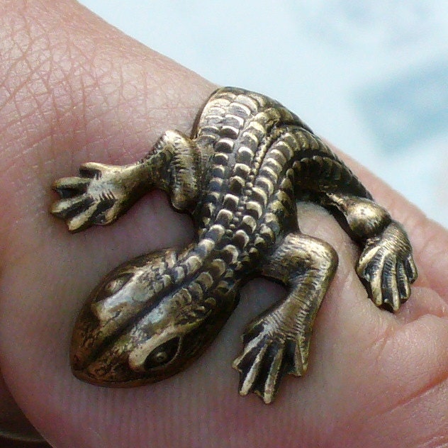 Steampunk CUTE lizard - GECKO ADJUSTABLE ring antique gold style victorian gothic--Harry Potter dragon ring