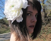 The Isla - A XL Snow White Floral Clip
