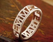 Name or Message Ring with "Pierced" Band in 10k Gold