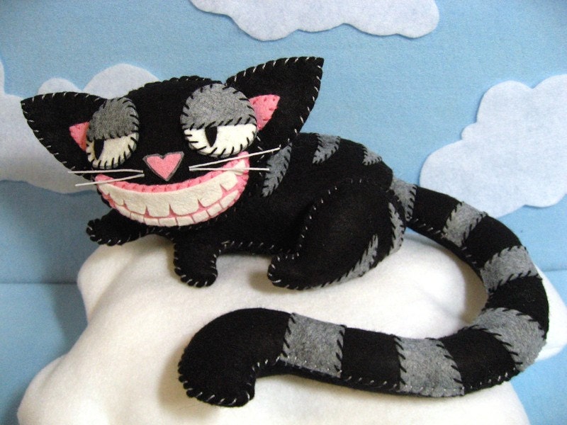 Cheshire Cat Plush in 2 Sizes pdf pattern