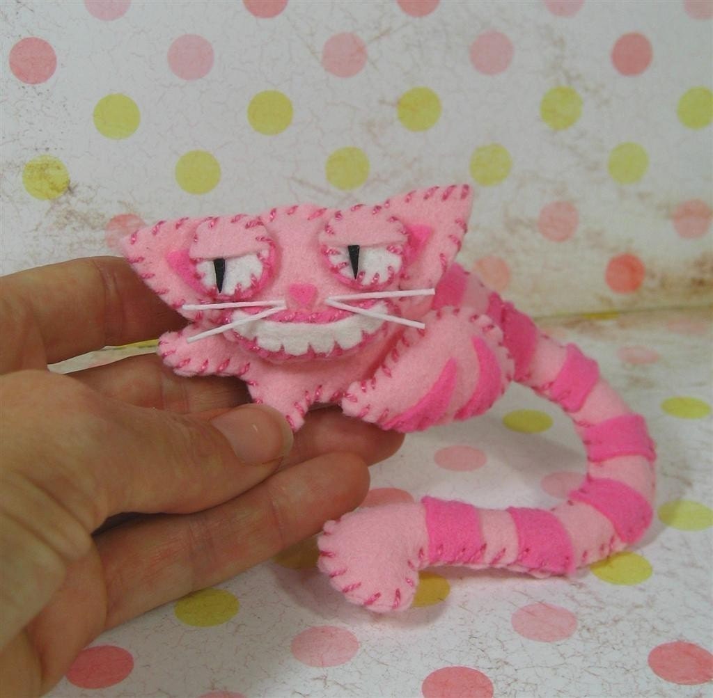 Cheshire Cat Plush in 2 Sizes pdf pattern