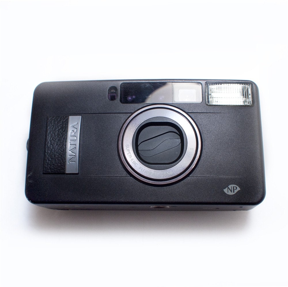 Fujifilm Black Natura F1point9 free natura 1600 ISO film. fast lens including Natura Case