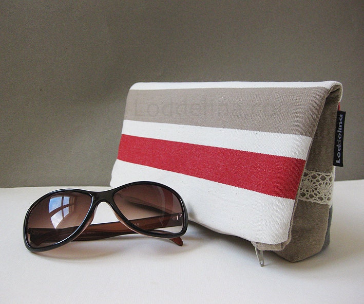 Foldover CLUTCH striped canvas in cream, rusty red, taupe and grey with cream lace trim.