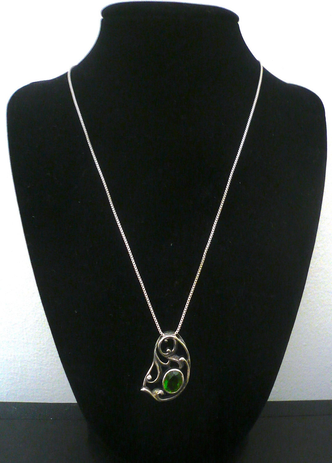 SUPER SALE. Stunning Rare Peridot Sterling Silver  925 Art Nouveau Style Pendant Necklace