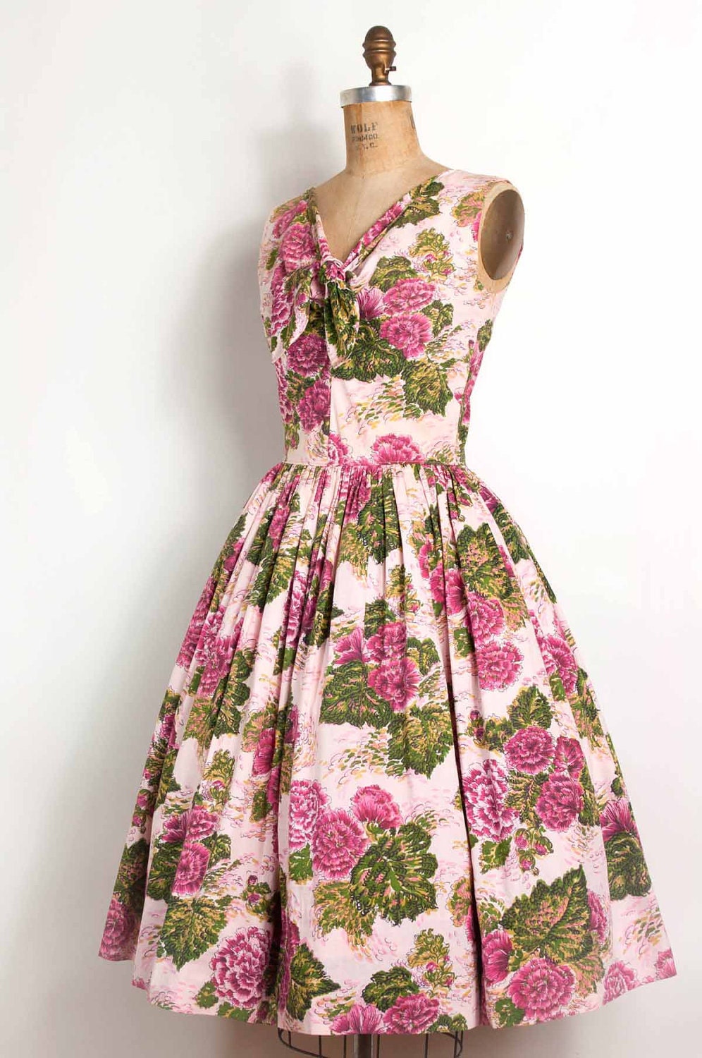 vintage 1950s dress / 50s pink floral cotton party dress (small - medium)