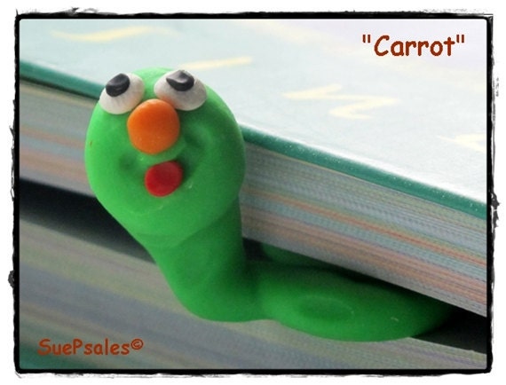 Bookworm reading buddy bookmark