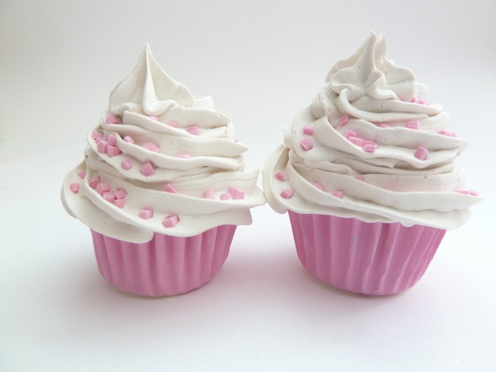 CABINET PULL fake cupcake Door knobs set of 2 childrens pull knobs (kitchen,bakery,girls room, coffee shop) white icing