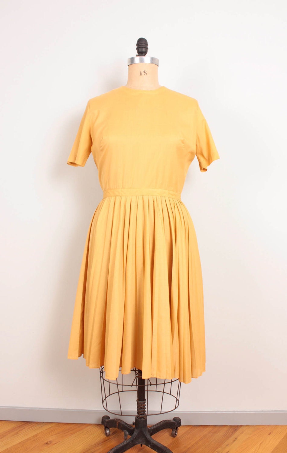 1950s Dress / Mustard Yellow Cotton 50s Day Dress - Womens XL / Plus Size - Pleated Full Skirt Short Sleeve Handmade Home Sewn Dress