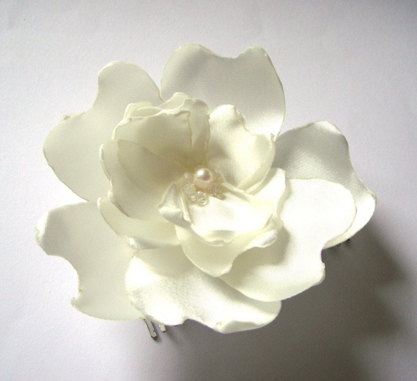 ivory white peony blossom wedding flower comb