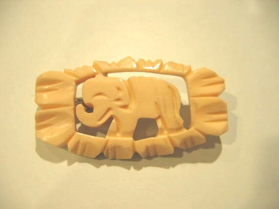 Vintage Elephant pin.  Brooch.  Faux Ivory