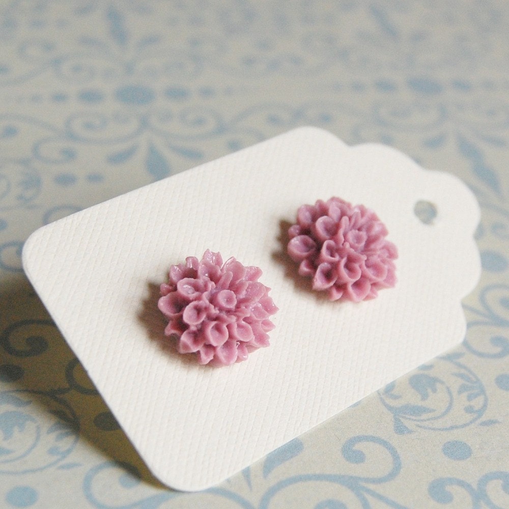 Lavender Chrysanthemum Stud Earrings