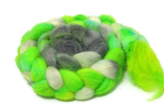 Flow - hand dyed Superwash BFL roving