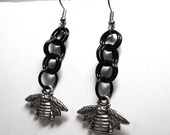 Bee earrings. Chainmaille, Black and silver