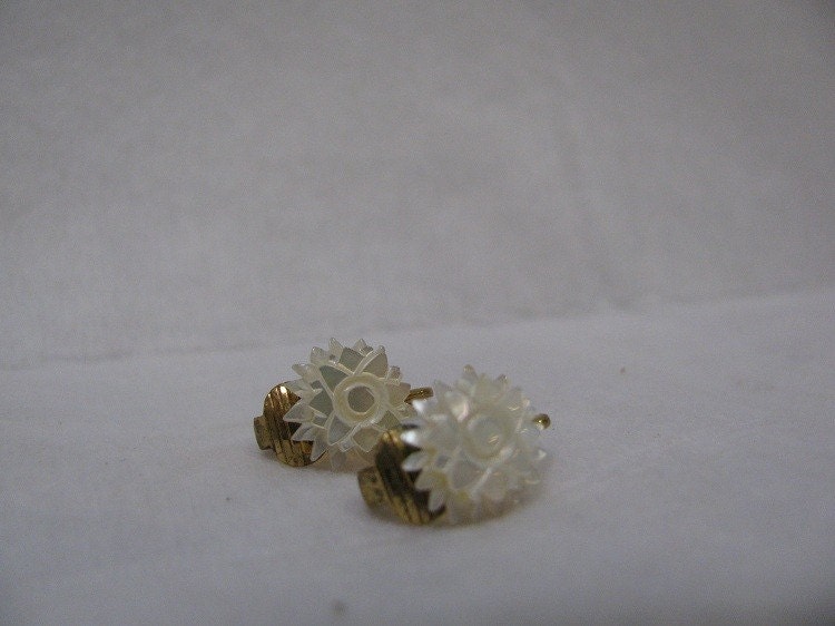 Vintage 50s or 60s Carved Shell White Flower Clip Earrings