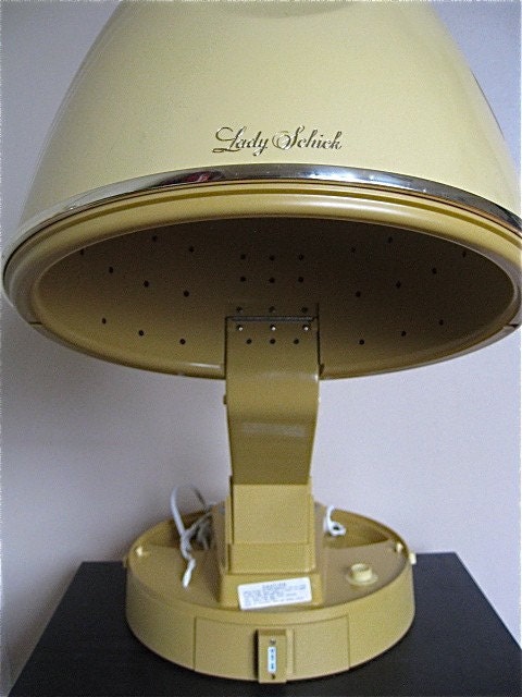 Vintage Lady Schick Hair Dryer in Original Box.