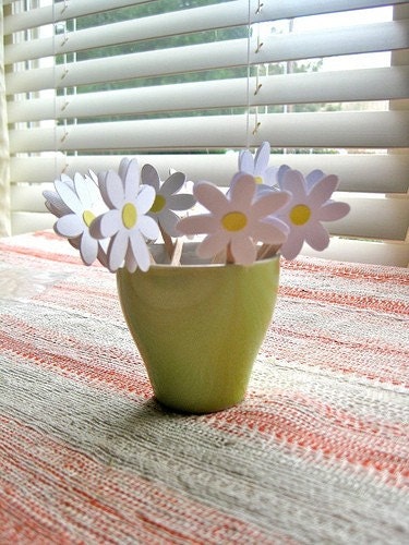 Daisy cupcake toppers