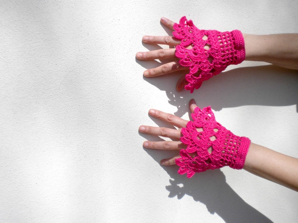 cuffs handmade in cotton crochet for very romantic girl - set of 2 - MADE TO ORDER - verityunmondoaparte