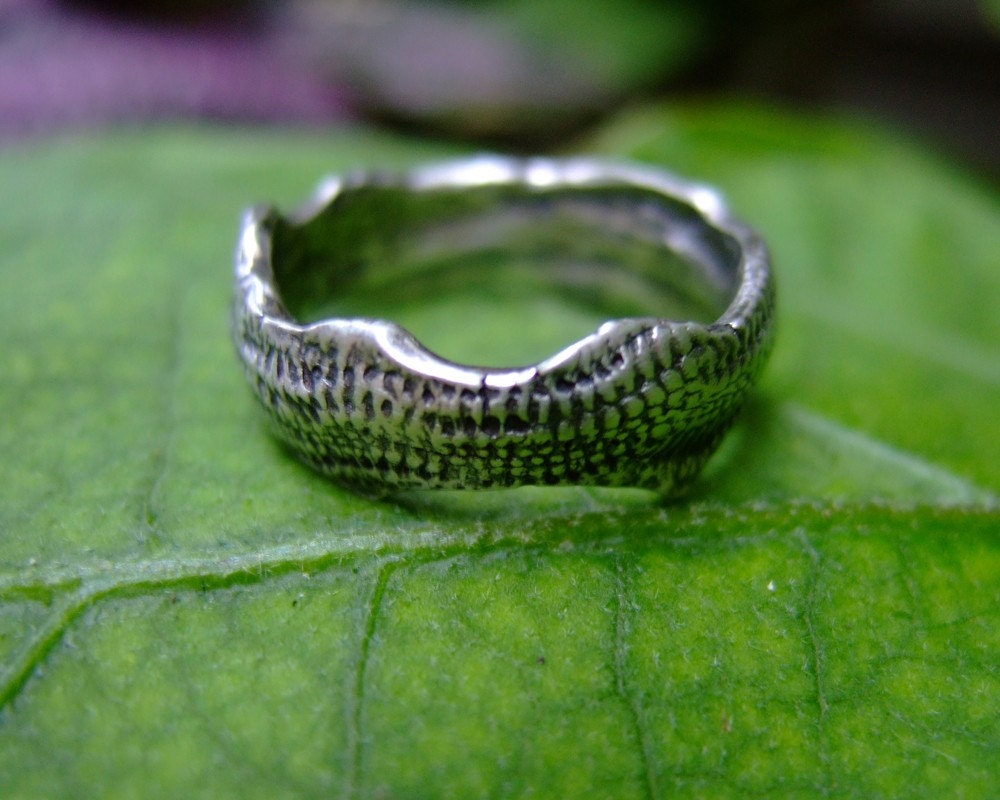 Women's scalloped silver engagement or wedding ring: Sea Serpent Queen