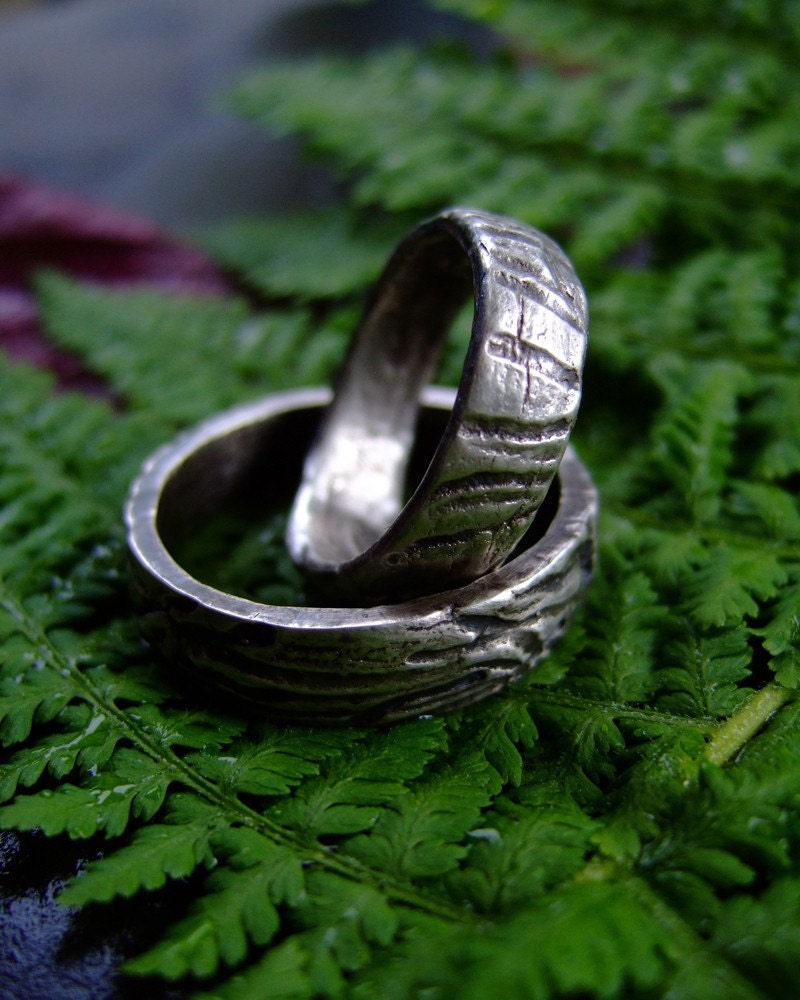 Silver textured wedding rings set: Marks of Time