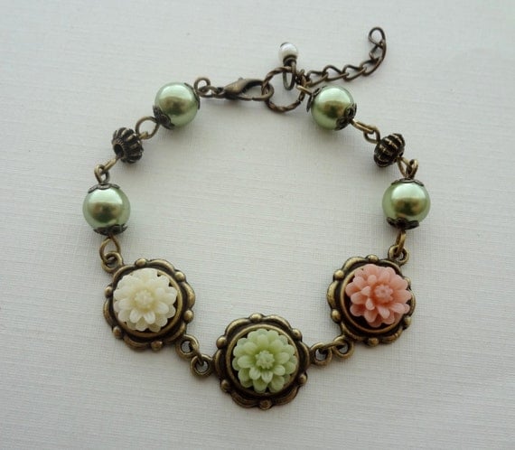 ENTIRE SHOP 25% OFF Sale- Romantic Bouquet of Flowers Bracelet in Antique Brass. Sage green, Blush, Ivory, Daisy, Pearl