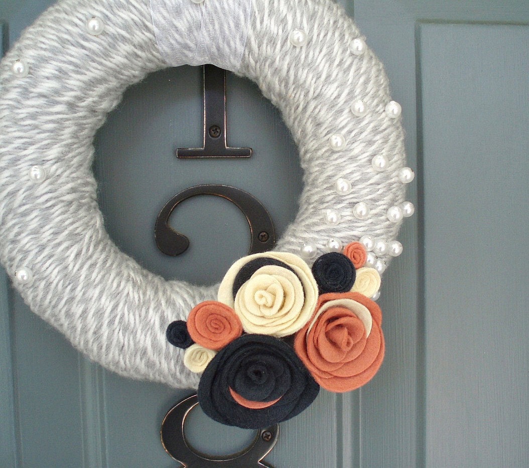 Yarn Wreath Felt Handmade Door Decoration - Pearly 8in