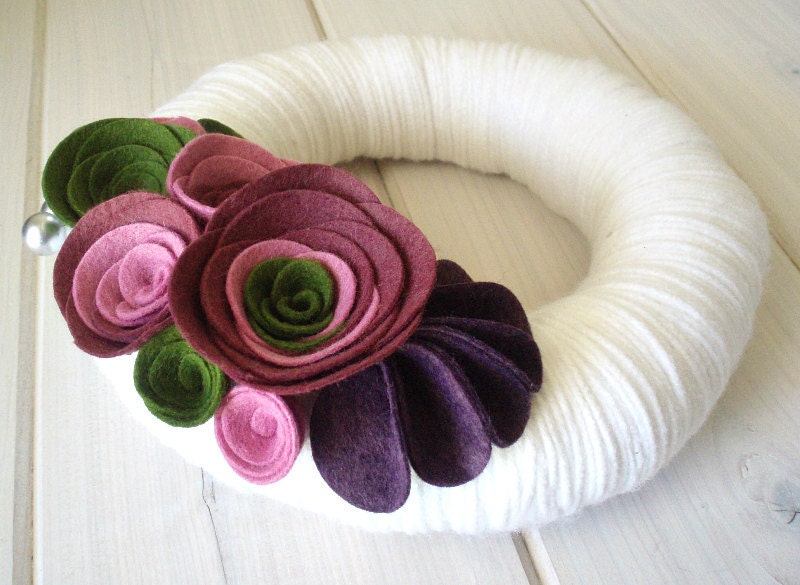 Yarn Wreath Felt Handmade Door Decoration - Violet Garden 8in